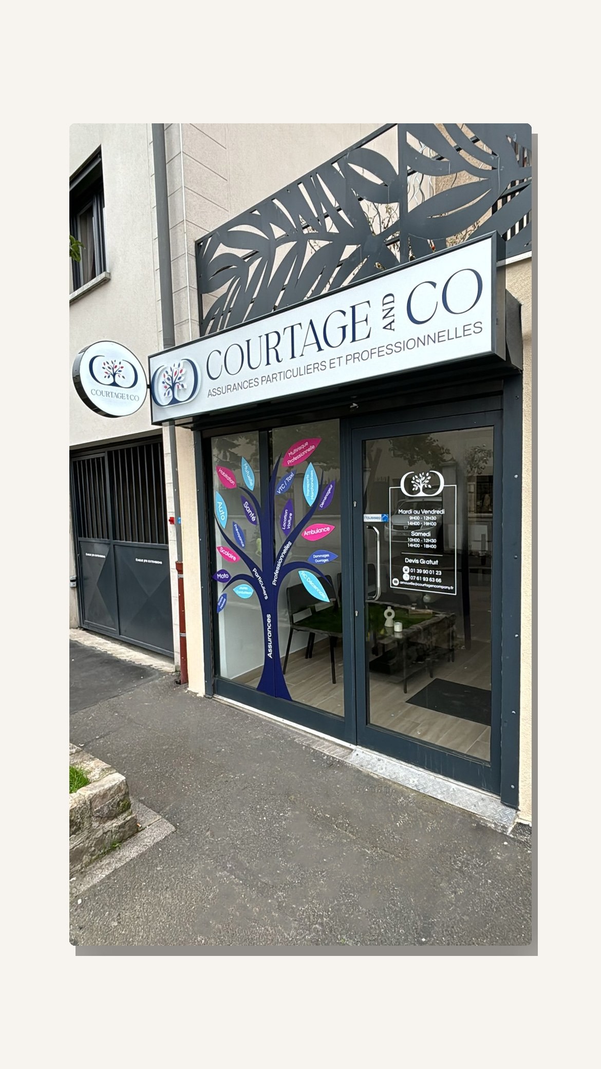 La devanture de l'agence Courtage&Co